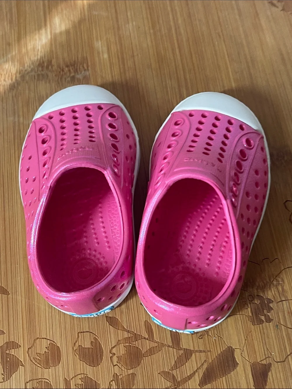 Native Kids Jefferson Pink Perforated Slip-On sandals toddler size 4